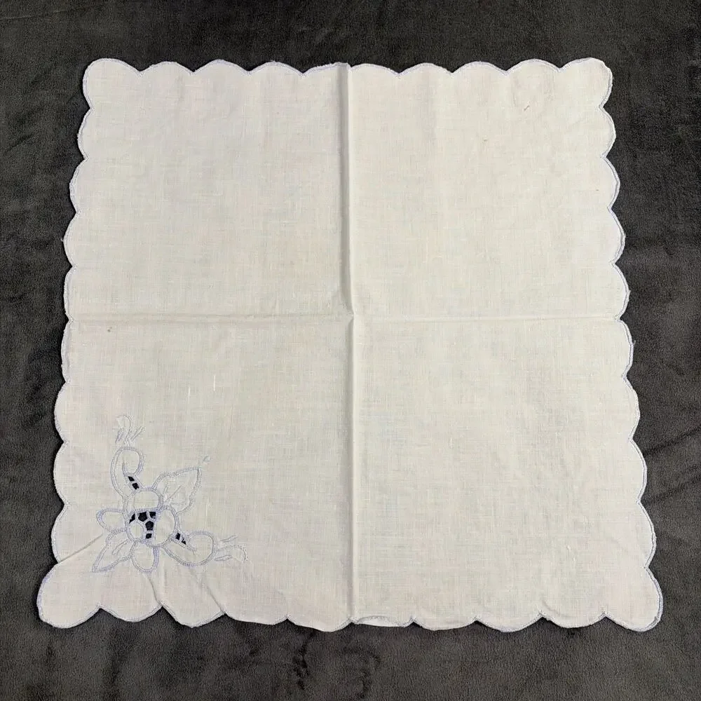 Vintage Cloth Napkins White/Blue Floral Corner Embroidery Scalloped Edge (8)